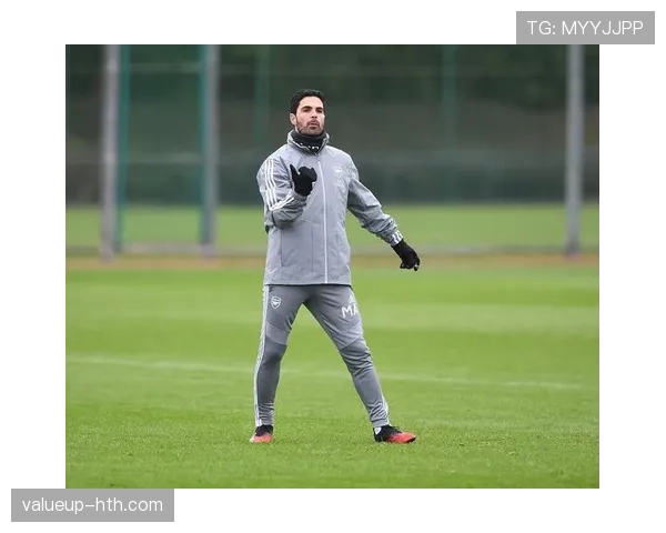 阿尔特塔推进球队精神文化革新,提升战斗力与团队凝聚力表现值得关注 阿尔特塔推进球队精神文化革新,提升战斗力与团队凝聚力表现值得关注